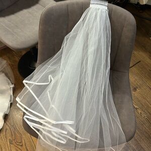 Elegant White Bridal Veil